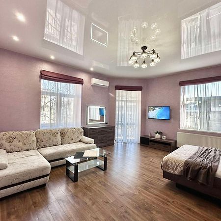 リヴィウАpartment З Балконом Жд Вокзал, Центрアパートメント エクステリア 写真